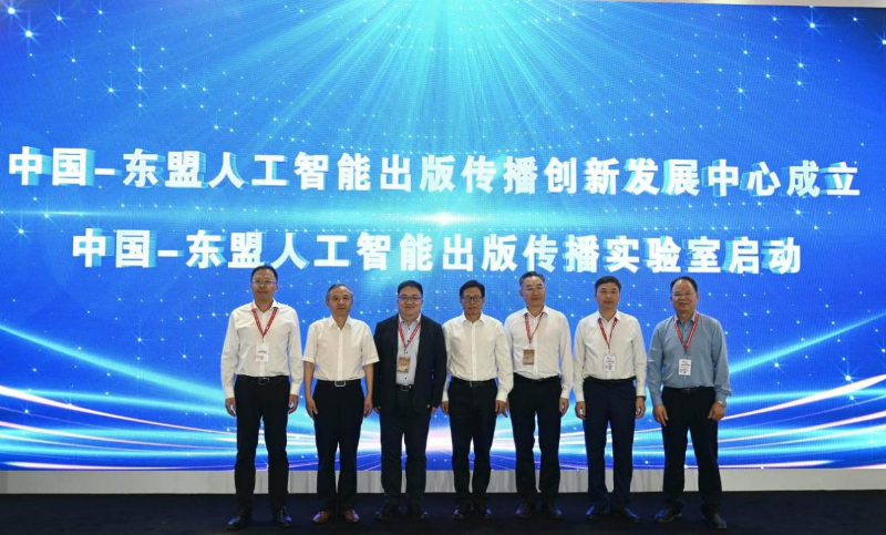 中国建材集团旗下数智建材研究院研发的“晓妙”产业大模型