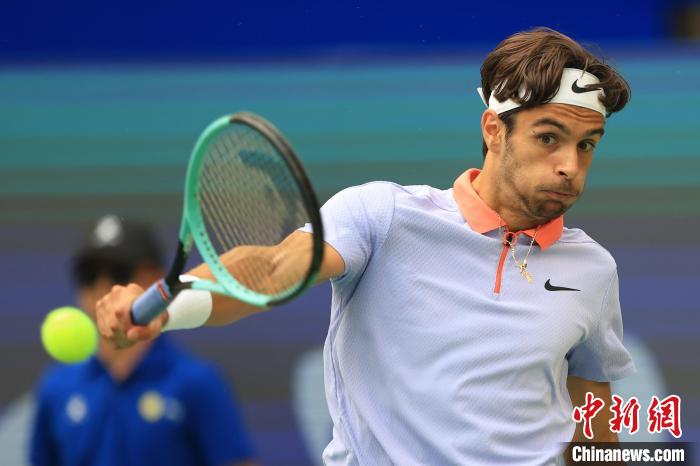 ATP成都网球公开赛：商竣程、穆塞蒂晋级决赛