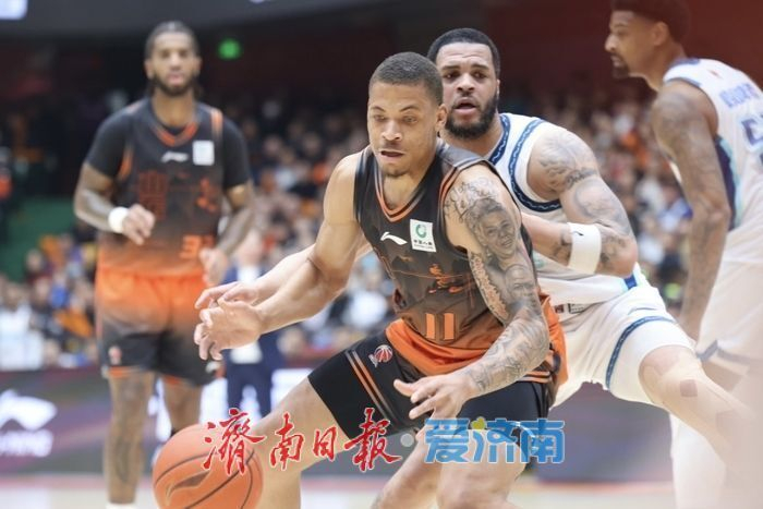 山东高速男篮力克青岛终结三连胜 积分榜反超升