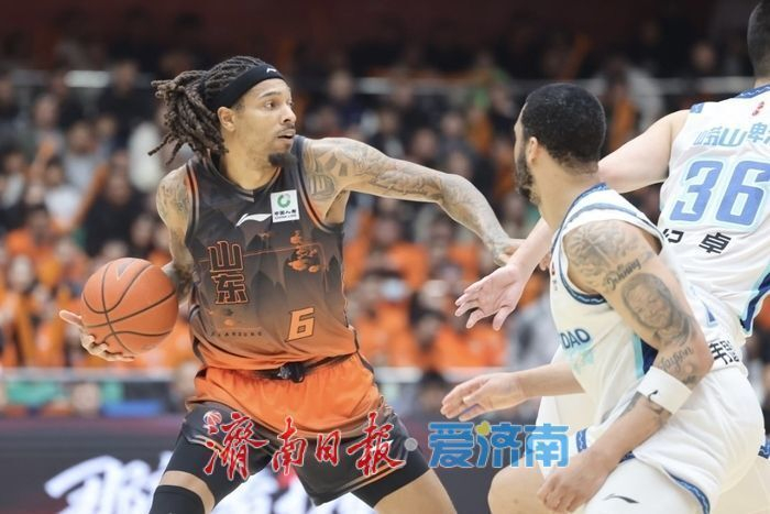 山东高速男篮力克青岛终结三连胜 积分榜反超升