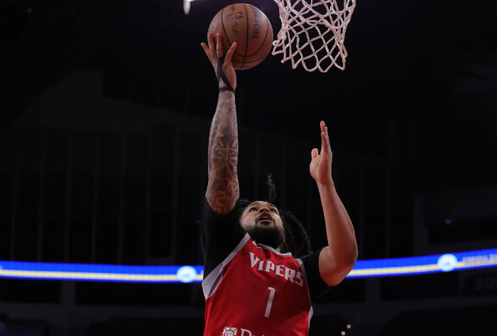 火箭二队重用表现低迷戴