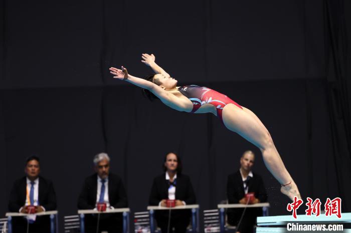 陈艺文福冈世锦赛女子单人3米板两连冠，决赛中