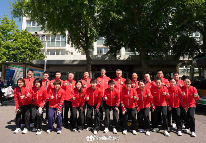 中国乒乓球队启程赴伦敦备战世乒赛团体赛
