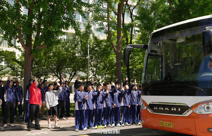 中国乒乓球队启程赴伦敦备战世乒赛团体赛